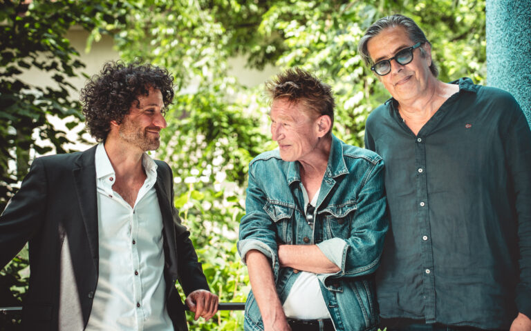 Pedro Lenz, Simon Ho & Jonatan Blaty «Mit Linggs» | Foto Fabian Rölli